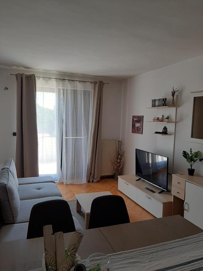 פורץ Apartments Mihael And Melani מראה חיצוני תמונה