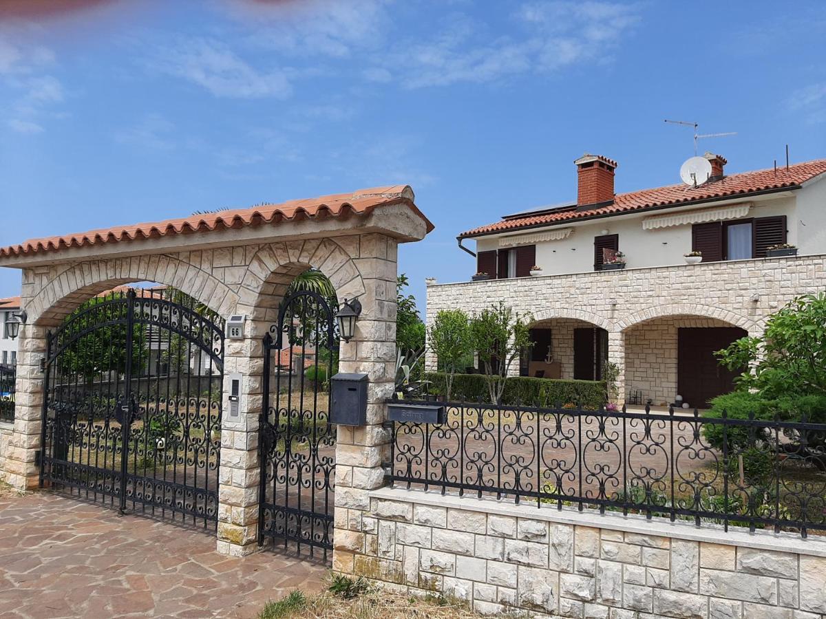 פורץ Apartments Mihael And Melani מראה חיצוני תמונה