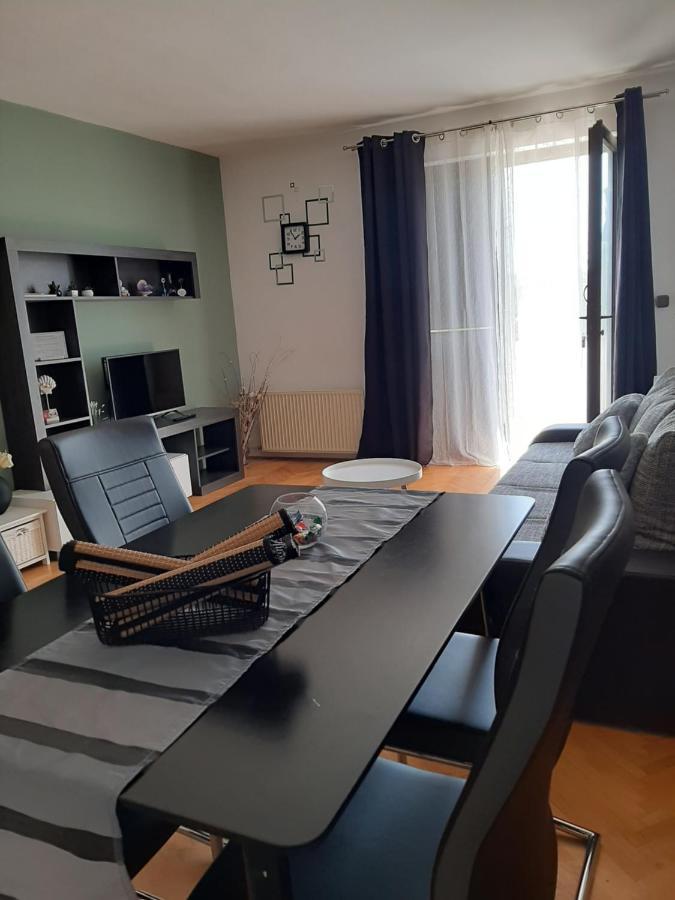 פורץ Apartments Mihael And Melani מראה חיצוני תמונה