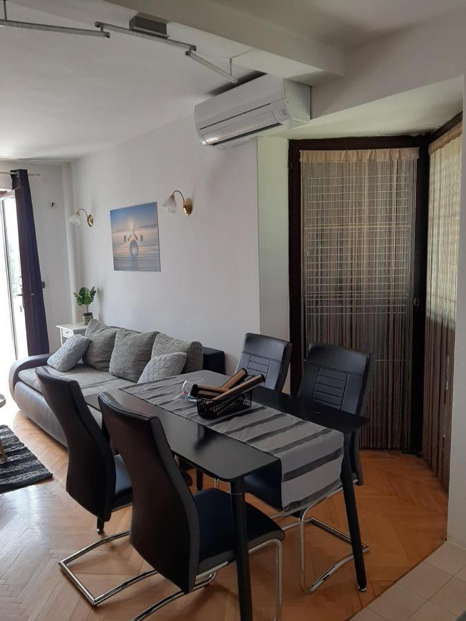 פורץ Apartments Mihael And Melani מראה חיצוני תמונה