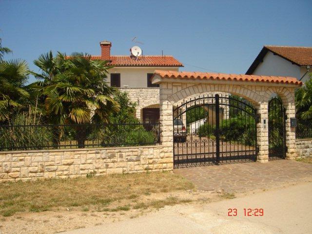 פורץ Apartments Mihael And Melani מראה חיצוני תמונה
