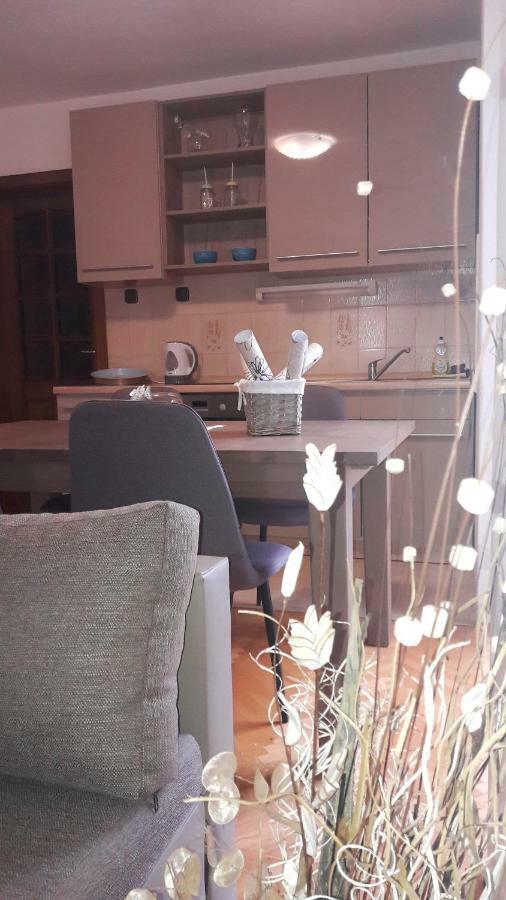 פורץ Apartments Mihael And Melani מראה חיצוני תמונה