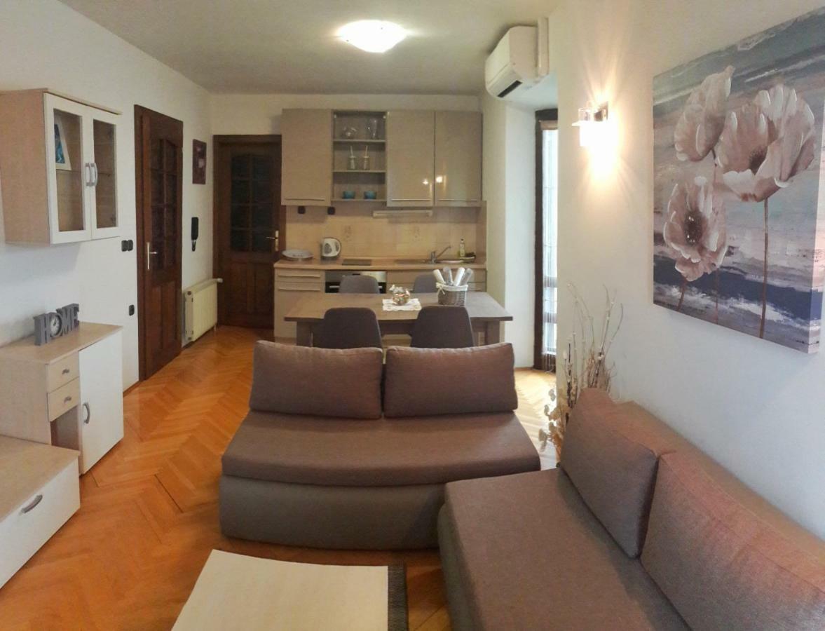 פורץ Apartments Mihael And Melani מראה חיצוני תמונה