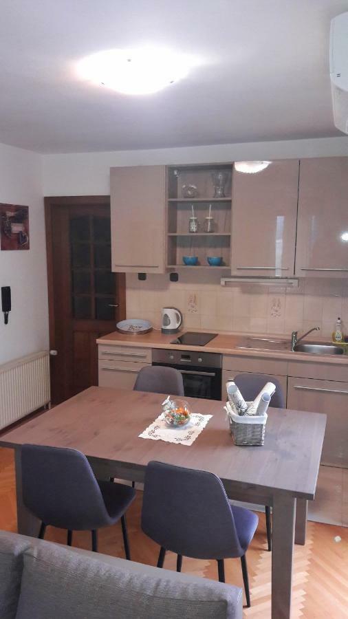 פורץ Apartments Mihael And Melani מראה חיצוני תמונה